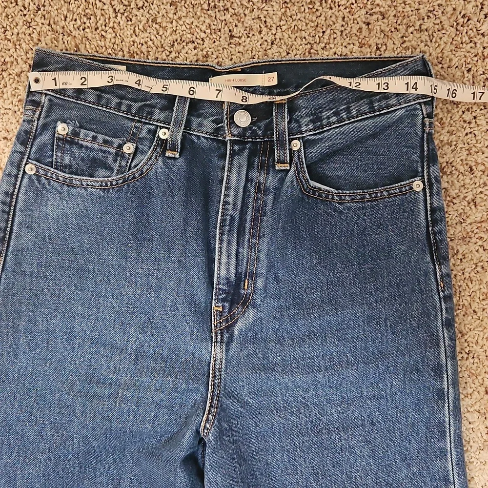 Levi's Women's Classic Blue Wide-Leg Jeans - Picture 4 of 7